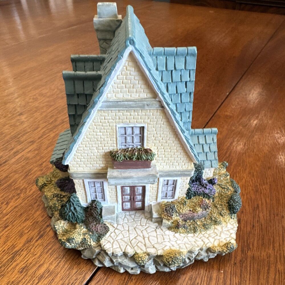 Olde England's Classic Cottages Yorkshire House Resin Figurine